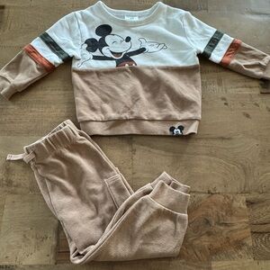 Disney Kids Mickey Mouse Tan and White Bottoms Set size 18 months